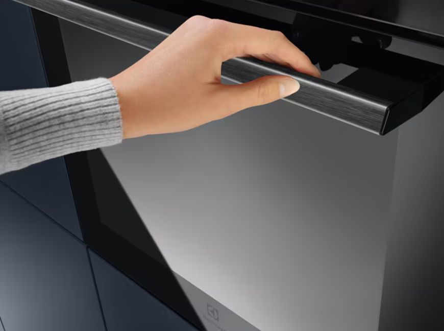 dukhovoy_shkaf_electrolux_eoabs39wz_foto_open7