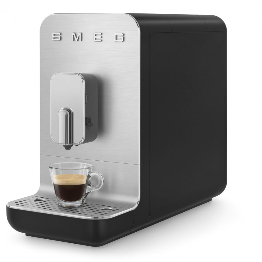 Кофемашина Smeg BCC13BLMEU черный Кофемашина Smeg BCC13BLMEU черный фото